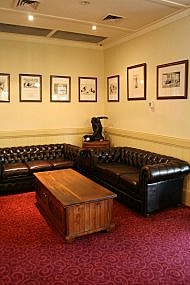 Regals' Rendezvous - lounge