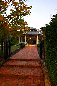 Regals' Rendezvous - pagolla stairs
