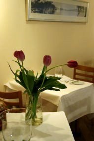 Clareville Kiosk Restaurant - flowere at table
