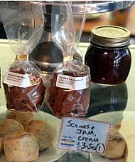 Top Deck - scones jam